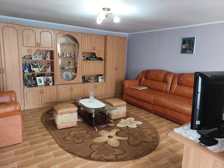 Casă individuală cu 6 camere cu Teren 660 Mp în 1 Mai