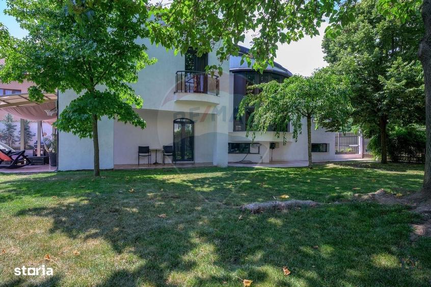 Vila de arhitectura cu piscina, garaje si teren de 800 mp - 6
