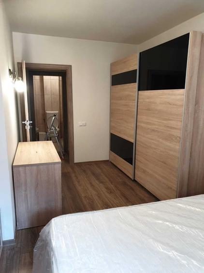 Apartament cu 3 camere semidecomandat în Bună Ziua