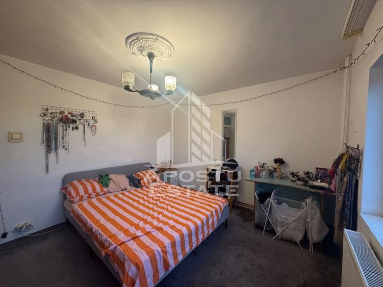 Apartament cu 2 camere decomandat, mobilat în Bucovina