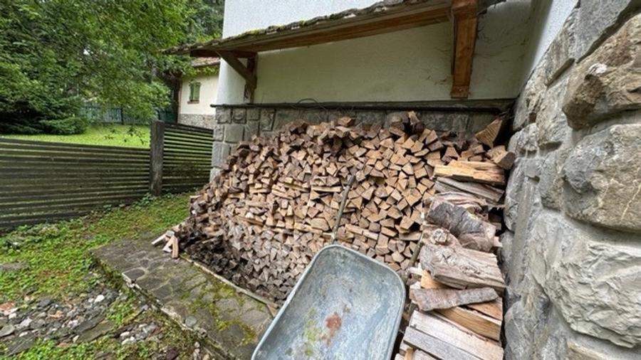 Casă individuală cu 5 camere cu Teren 500 Mp în Eroilor
