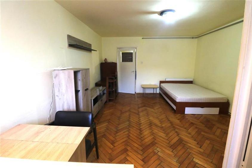 Garsonieră semidecomandată în Take Ionescu