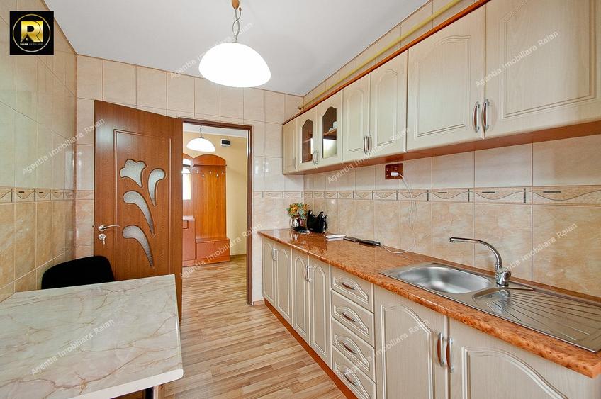 Apartament cu 2 camere decomandat în Micro 17