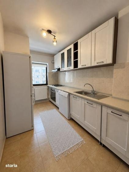 Apartament cu 3 camere decomandat în Traian
