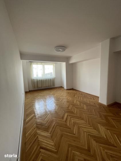 Apartament cu 4 camere în Central