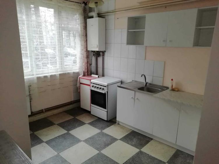 Apartament cu 2 camere nedecomandat în Tudor