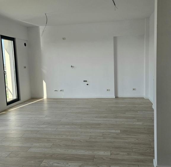 Apartament cu 2 camere semidecomandat în Fundeni