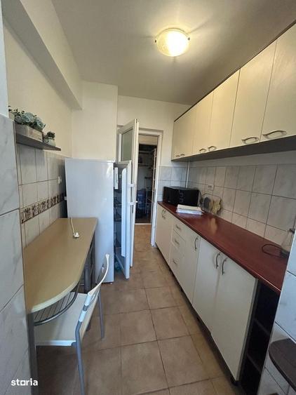 Apartament cu 2 camere decomandat în Hala Centrală