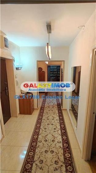 Apartament cu 4 camere semidecomandat în Crângași
