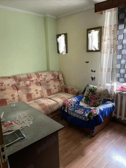Apartament cu 4 camere decomandat în Central