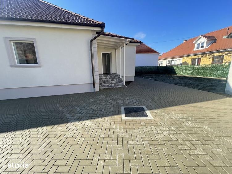 Casă cu 3 camere cu Teren 454 Mp în Calea Poplăcii