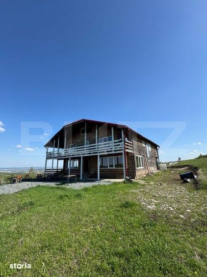 Casă cu 6 camere cu Teren 8700 Mp în Mihai Viteazu