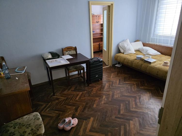 Apartament cu 3 camere decomandat în Olari