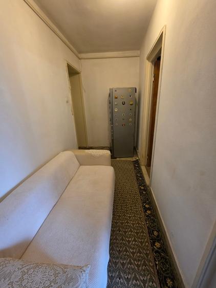 Apartament cu 3 camere decomandat în Titan