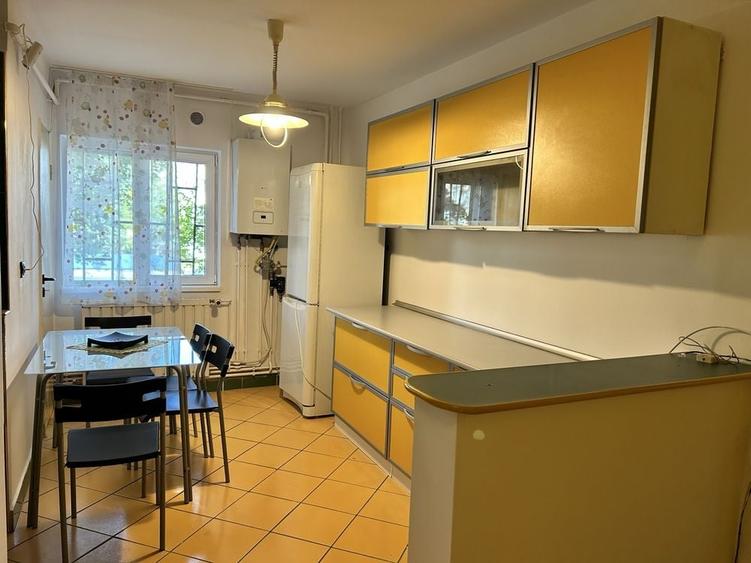 Apartament cu 2 camere decomandat în Zorilor