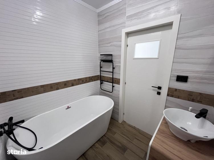 Apartament cu 3 camere semidecomandat în Florești