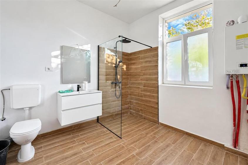 Apartament cu 3 camere decomandat în Terezian