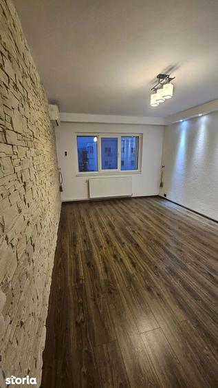 Apartament cu 2 camere decomandat în Peneș Curcanul