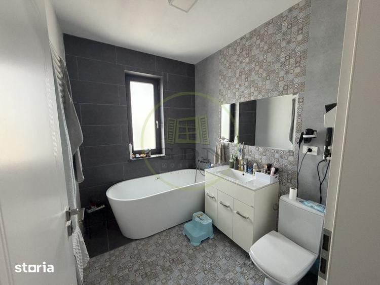 Casă cu 4 camere cu Teren 1142 Mp în Cârcea