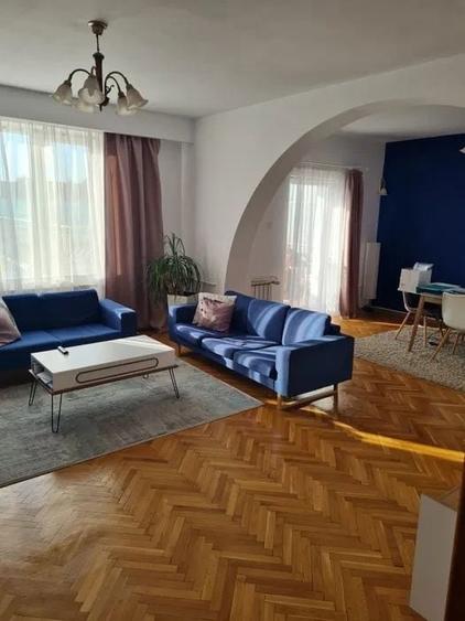 Casă cu 2 camere cu Teren 1100 Mp în Platou