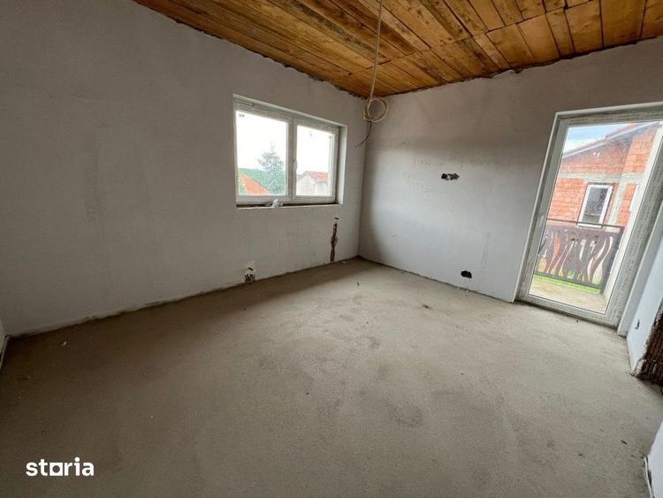 Casă cu 3 camere cu Teren 378 Mp în Gilău