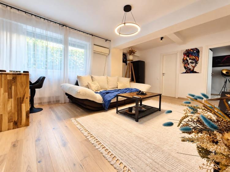 Apartament cu 2 camere semidecomandat în 1 Decembrie 1918