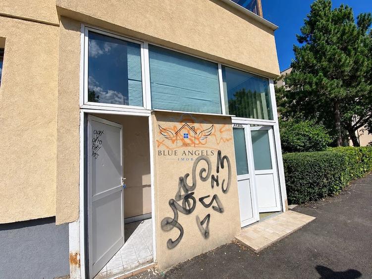 Apartament cu 4 camere semidecomandat în Calea București