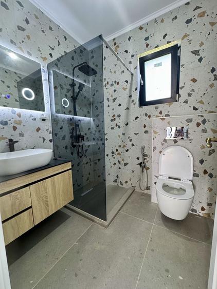 Casă cu 4 camere în Curtești