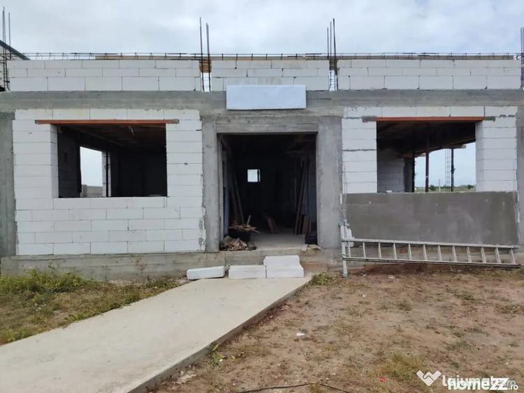 Casă cu 3 camere cu Teren 400 Mp în Central