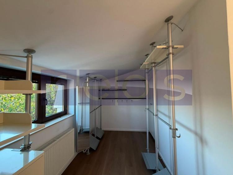 Apartament cu 5 camere decomandat în Kiseleff