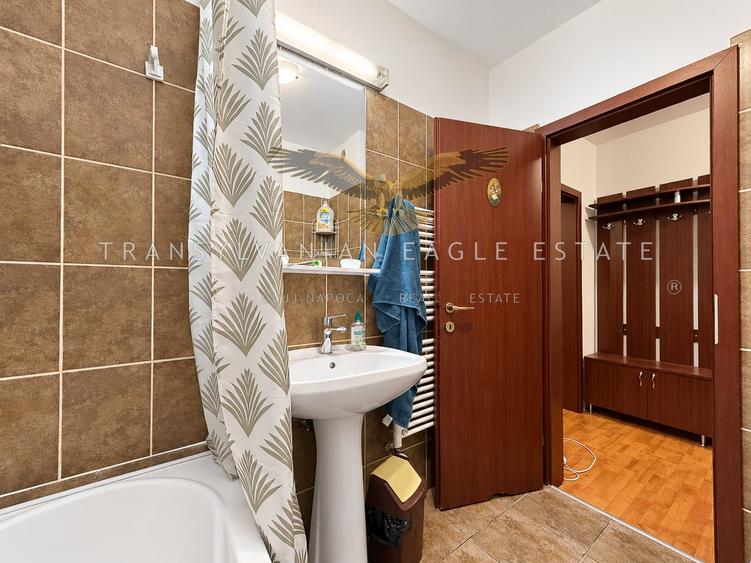 Apartament cu 2 camere semidecomandat, mobilat în Central
