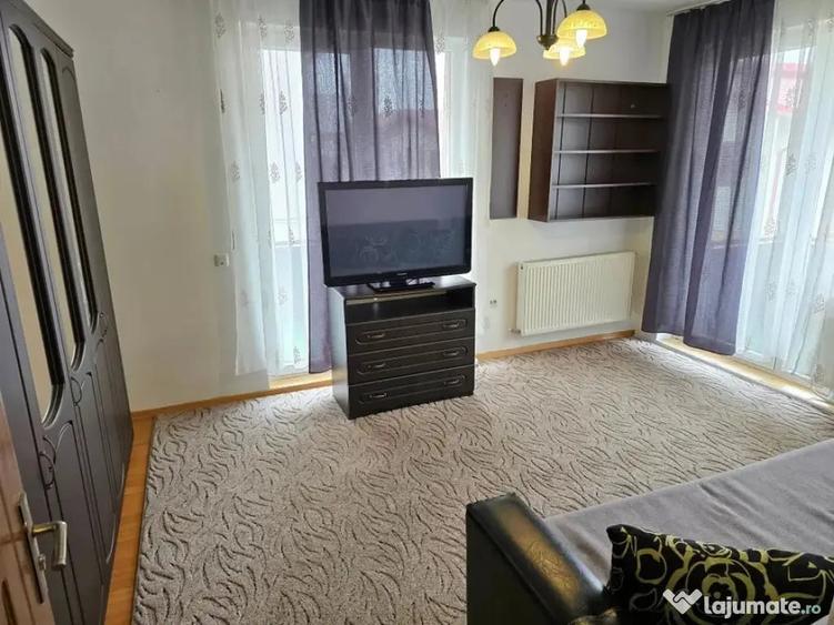 Apartament cu 3 camere decomandat în Florești