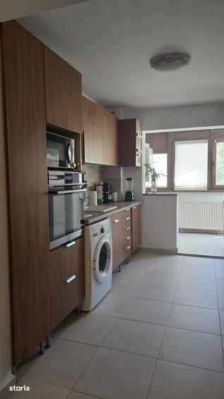 Apartament cu 4 camere în Crângași