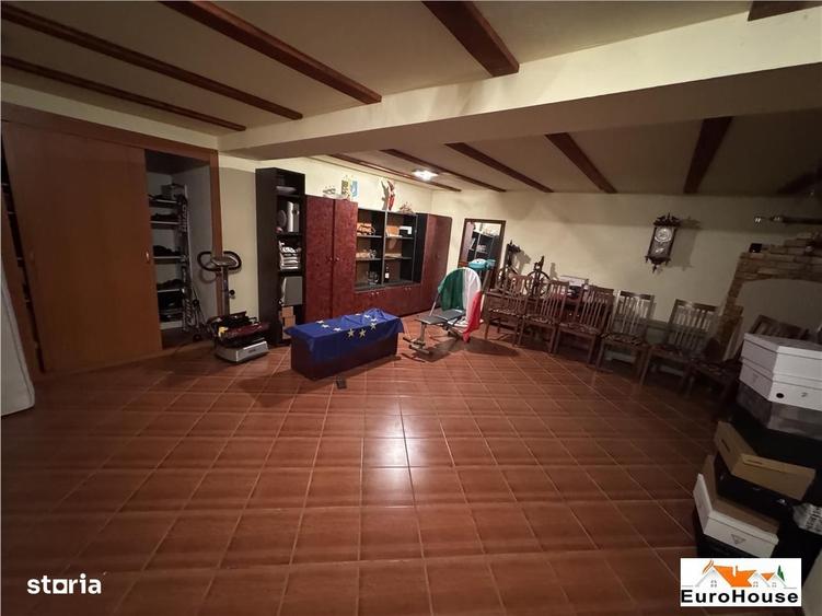 Casă cu 4 camere în Central