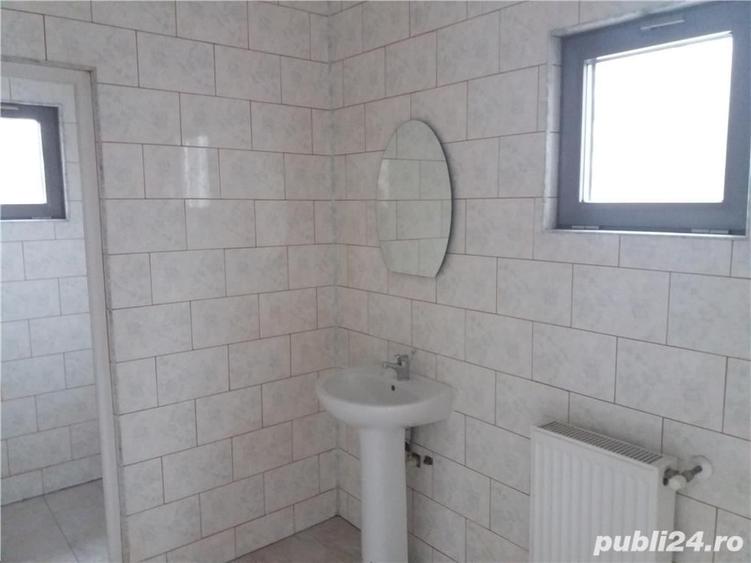 Spațiu comercial, de 200 mp, în Narcisa