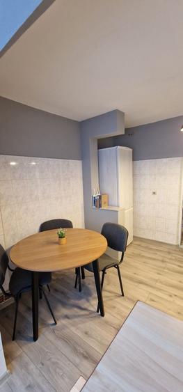 Apartament cu 2 camere decomandat în Ostroveni
