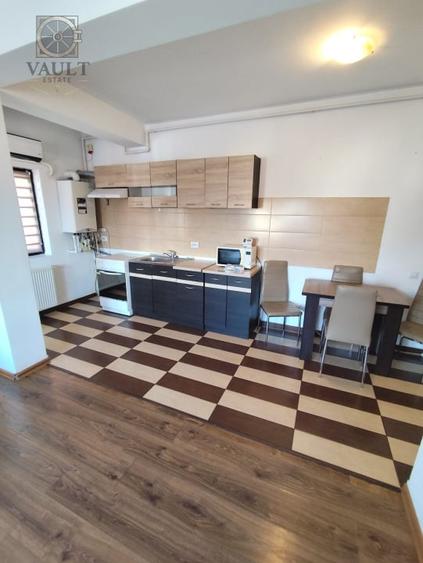 Apartament cu 3 camere decomandat, mobilat în Haliu