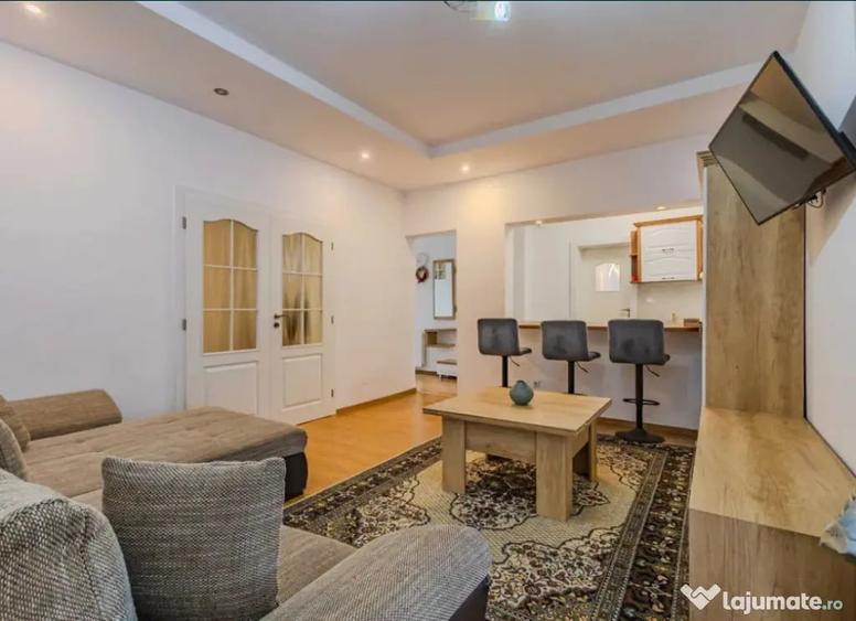 Apartament cu 2 camere semidecomandat în Centrul Istoric