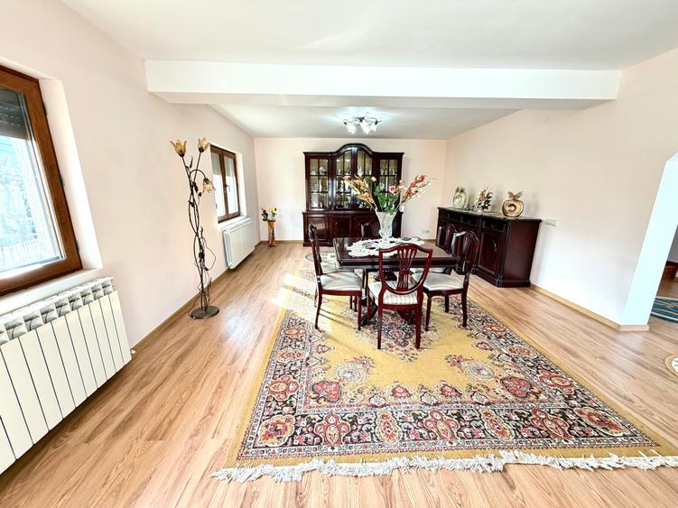 Casă individuală cu 5 camere cu Teren 700 Mp în Sascut