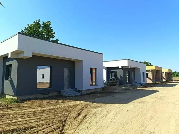 Casă cu 3 camere cu Canalizare în Afumați