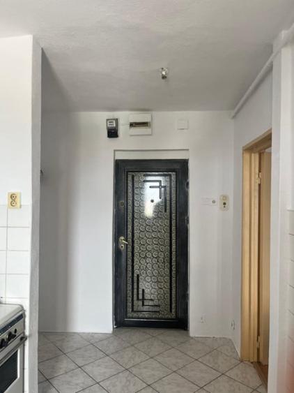 Apartament 2 camere, decomandat, zona Vest - 2