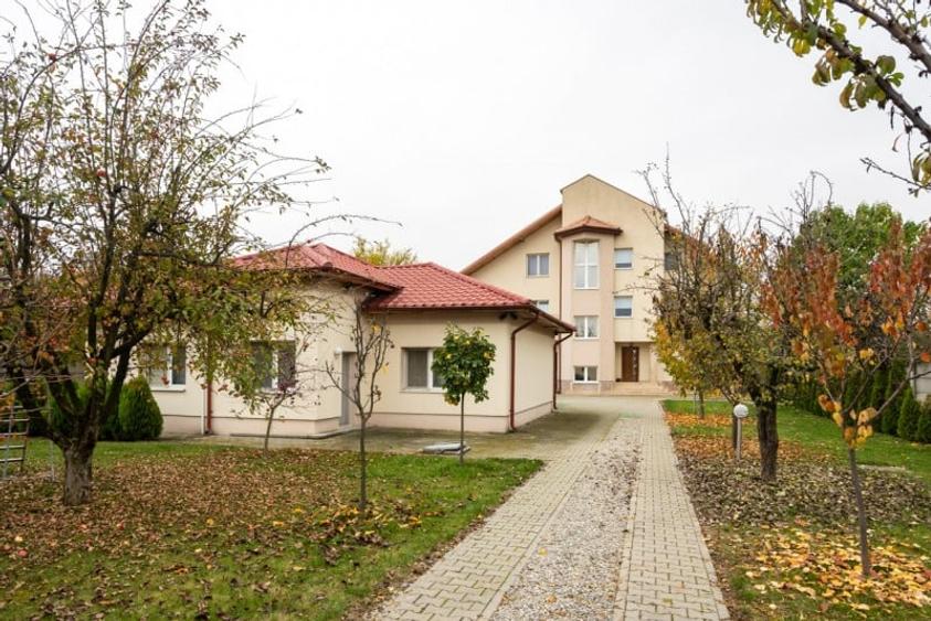 Casă individuală cu 7 camere cu Garaj în Săftica