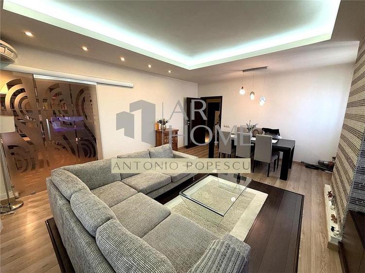 Apartament cu 4 camere decomandat, mobilat în Central