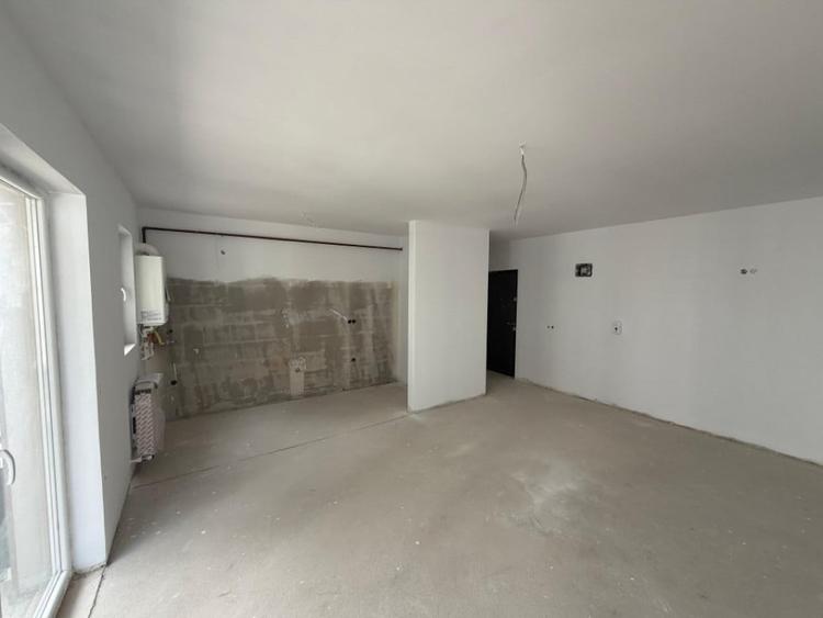 Apartament cu 2 camere semidecomandat în Florești — fotografia 1