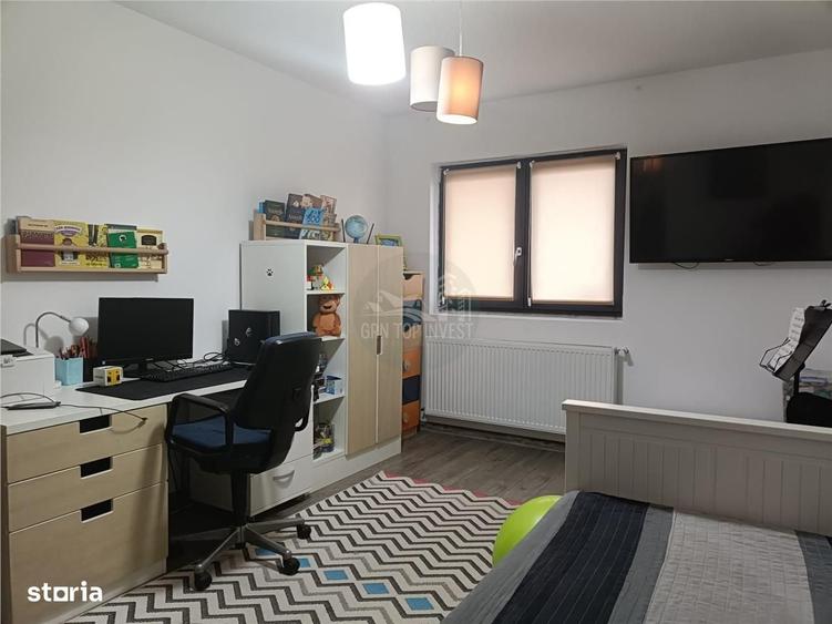 Apartament cu 3 camere, mobilat în Central