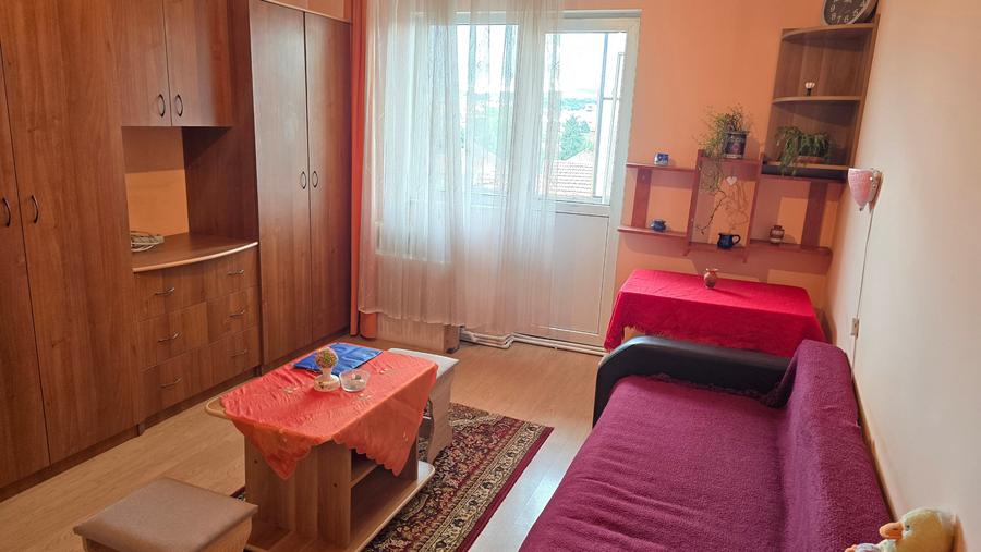 Apartament cu 2 camere semidecomandat în Mărăști
