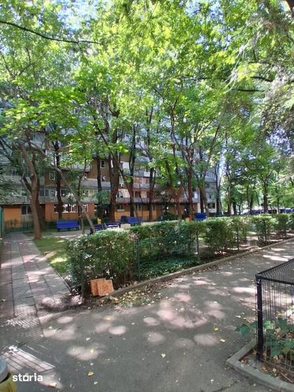 Apartament cu 2 camere semidecomandat în Berceni