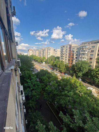 De vanzare - Apartament 3 camere - Tineretului - 1