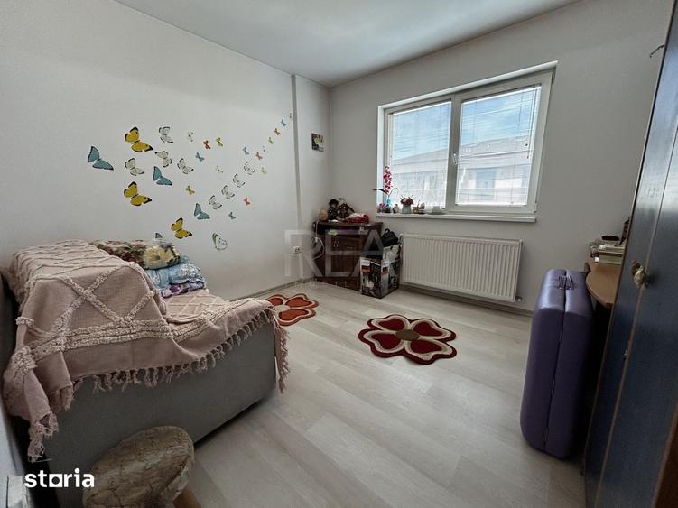 Apartament cu 3 camere, mobilat în Central