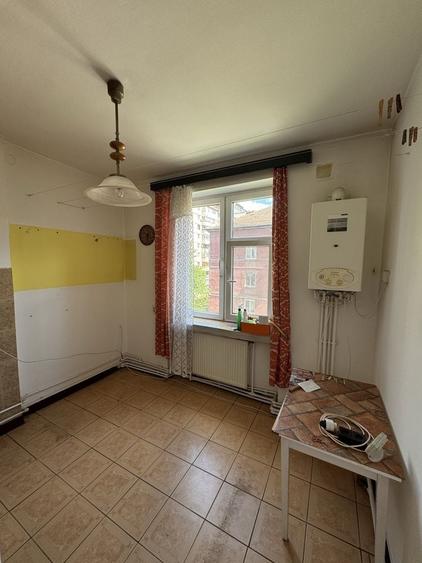 Apartament cu 2 camere decomandat în Petros